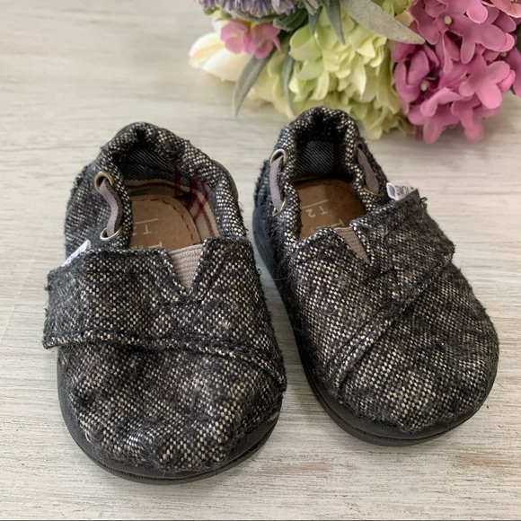 TOMS | Toddle One for One Gray Velcro Flats - Picture 4 of 7